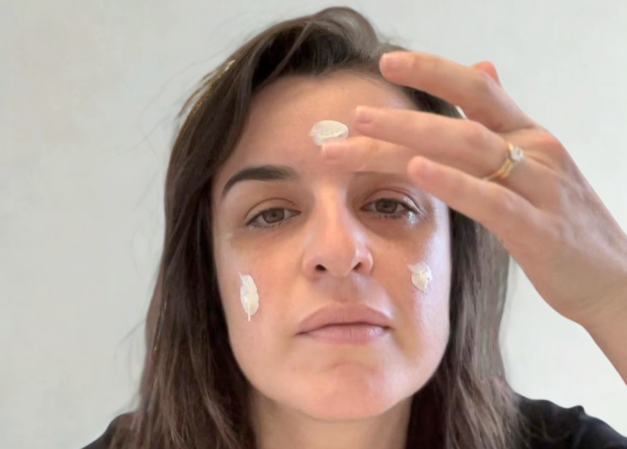 Sunscreen and skin aging